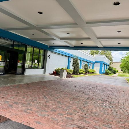 Days Hotel By Wyndham Williamsburg I-64 Экстерьер фото