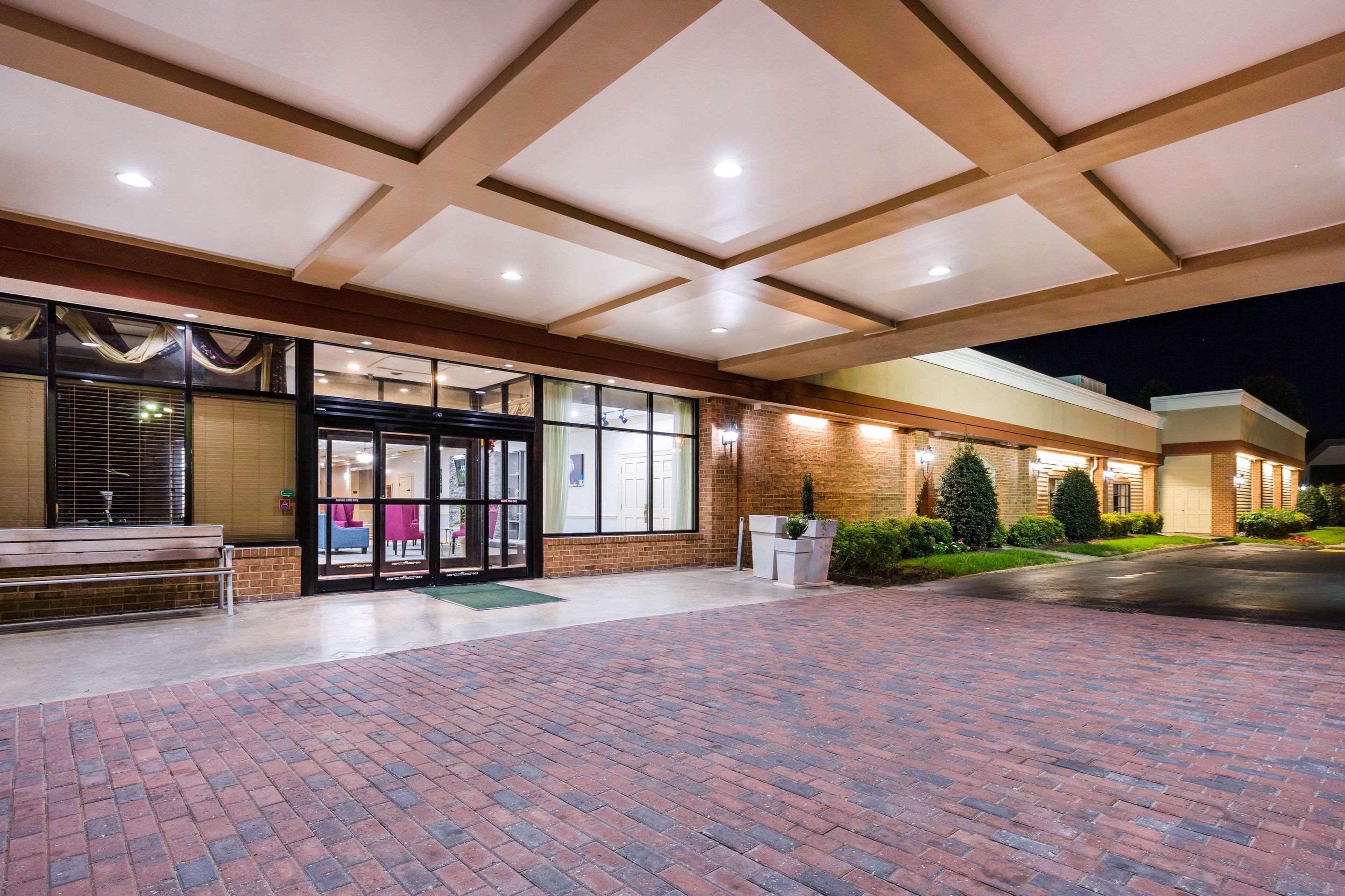 Days Hotel By Wyndham Williamsburg I-64 Экстерьер фото