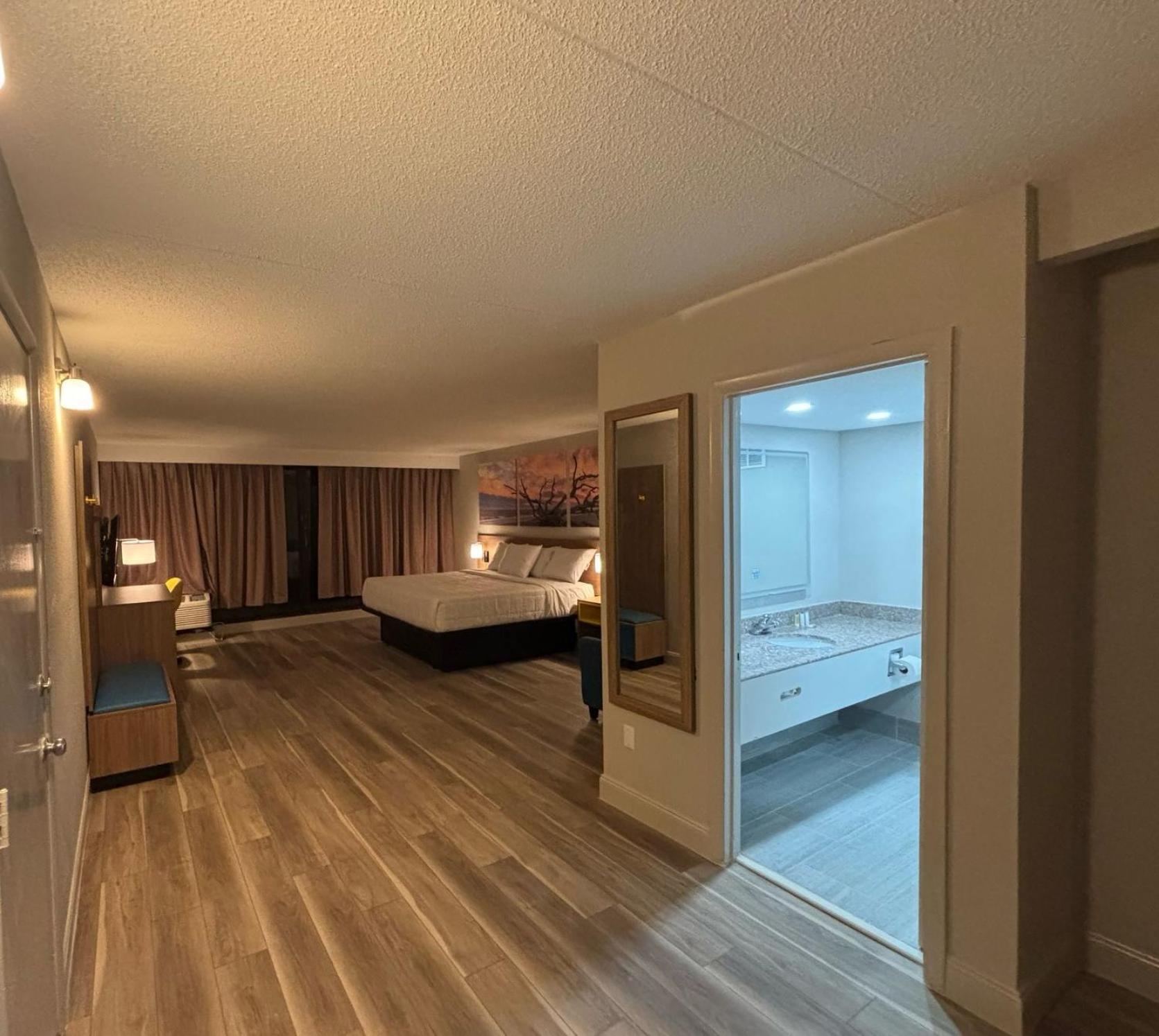 Days Hotel By Wyndham Williamsburg I-64 Экстерьер фото